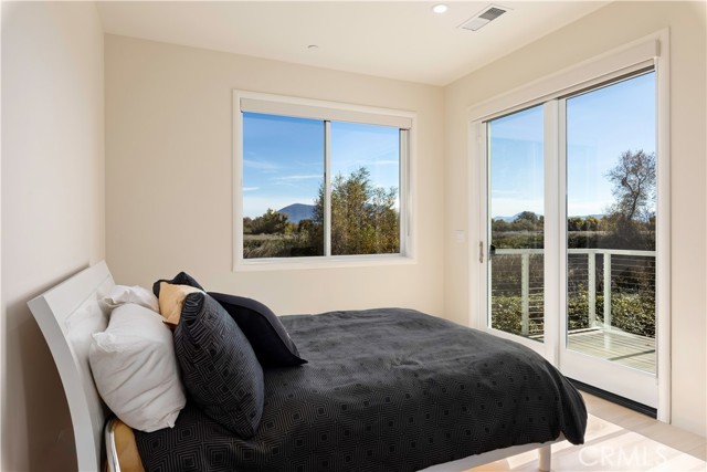 8 Queen Ann, Lakeport