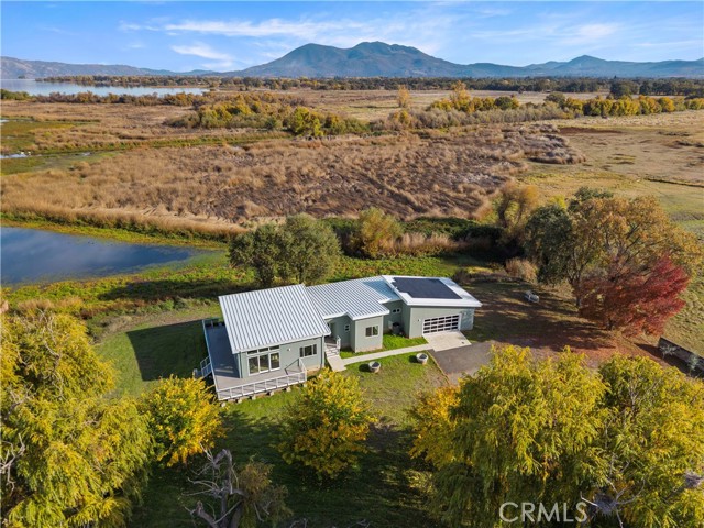 8 Queen Ann, Lakeport