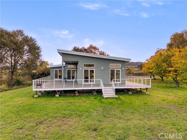 8 Queen Ann, Lakeport