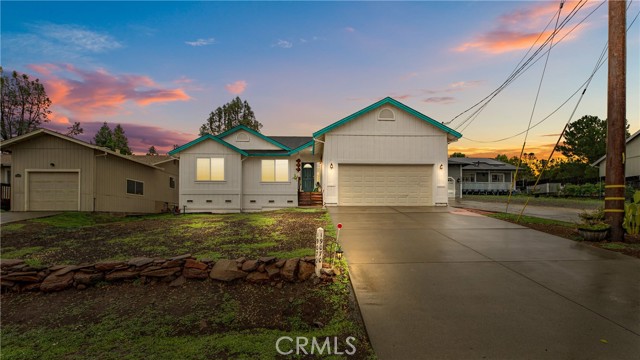 19070 Ravenhill, Hidden Valley Lake