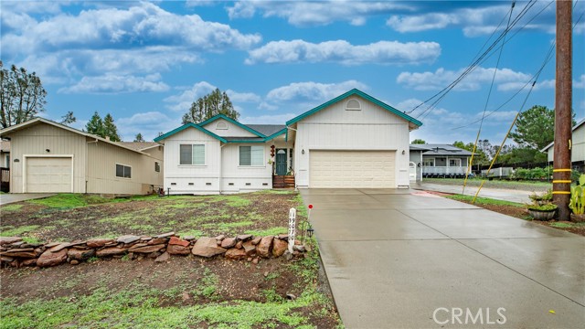 19070 Ravenhill, Hidden Valley Lake