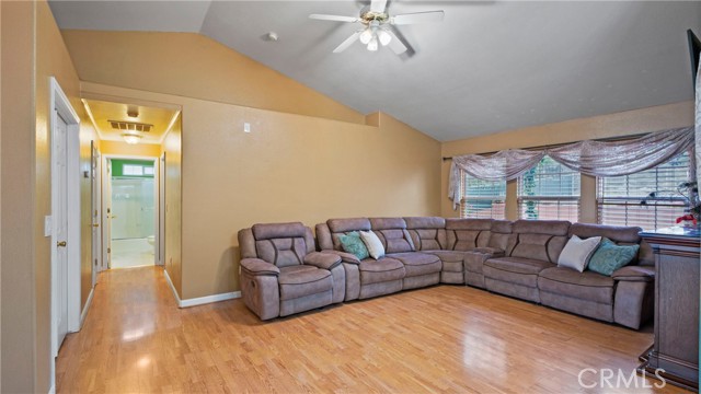 19070 Ravenhill, Hidden Valley Lake