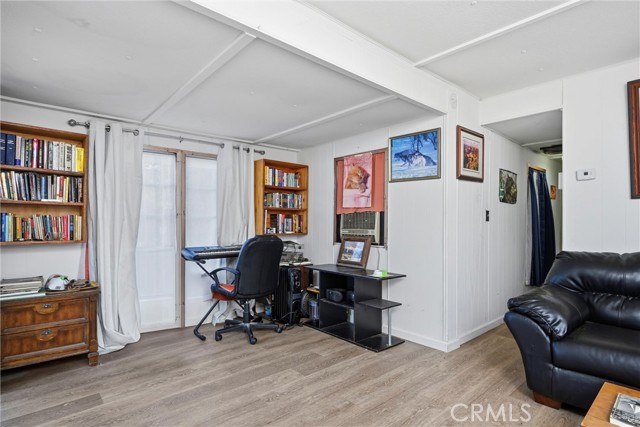 3040 Lakeview, Nice