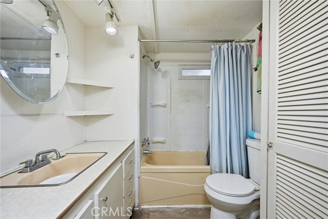 3040 Lakeview, Nice
