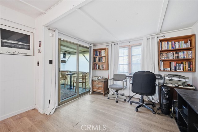 3040 Lakeview, Nice