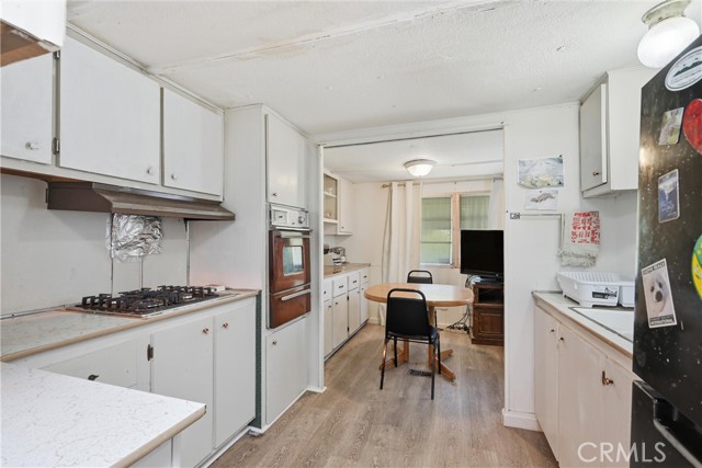 3040 Lakeview, Nice
