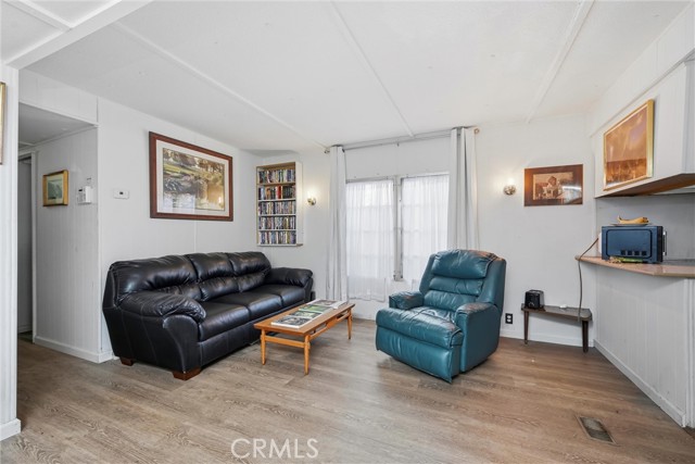 3040 Lakeview, Nice