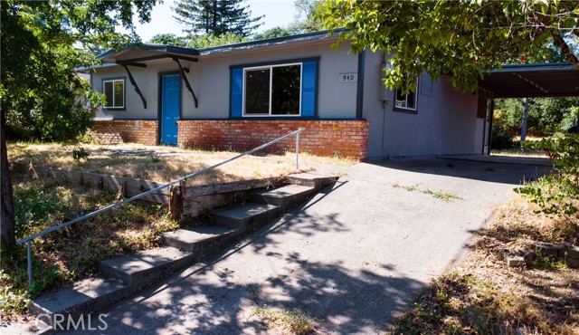 940 Sixth Street, Lakeport