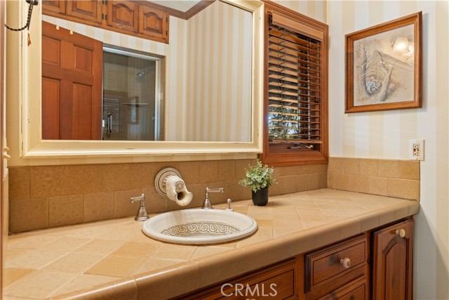 608 Dixon Drive, Lakeport