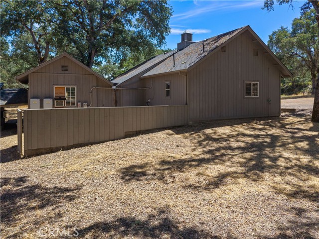 608 Dixon Drive, Lakeport