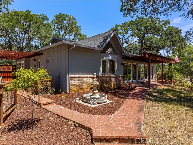 608 Dixon Drive, Lakeport