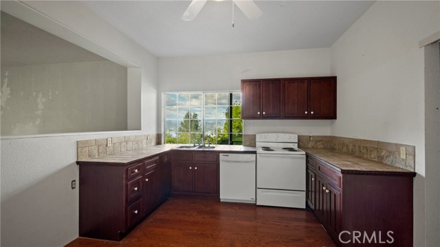 9800 El Dorado, Kelseyville