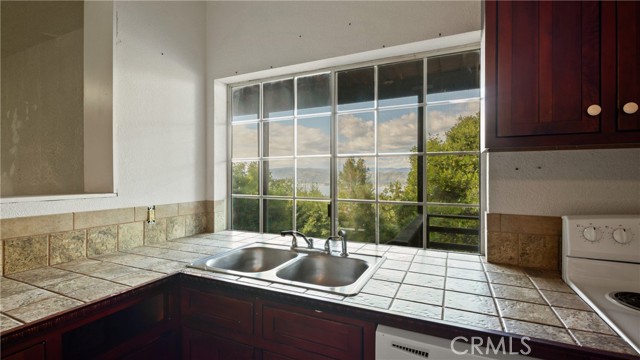 9800 El Dorado, Kelseyville