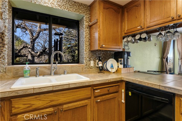 2901 Riviera Heights, Kelseyville
