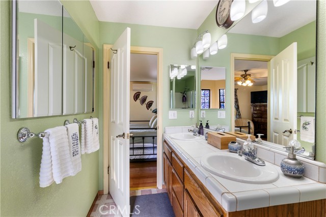2901 Riviera Heights, Kelseyville
