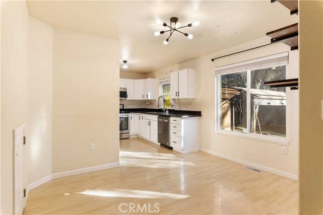 5649 Crawford, Clearlake