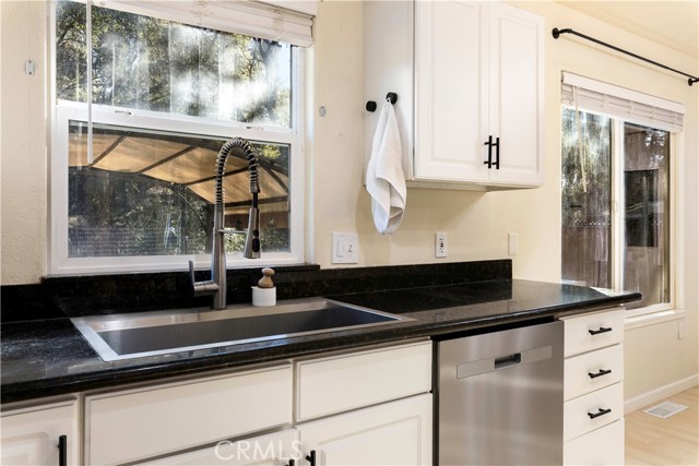 5649 Crawford, Clearlake