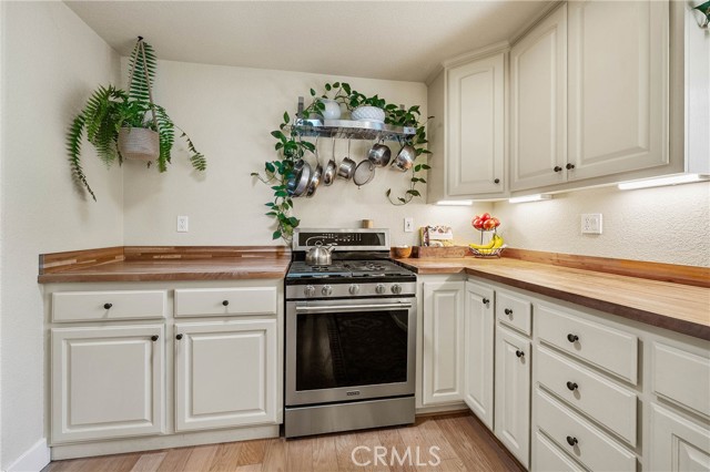 21425 Valley Oak Drive, Middletown