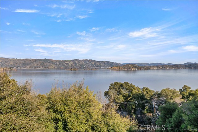 3113 S Lake Dr, Kelseyville