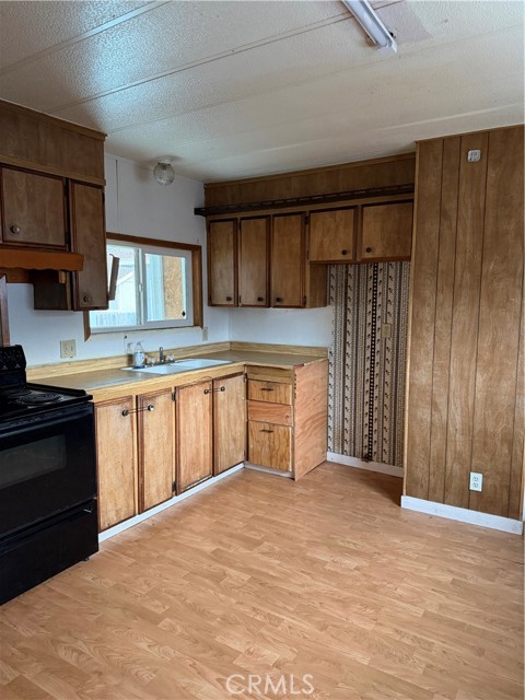 14707 Walnut Avenue, Clearlake