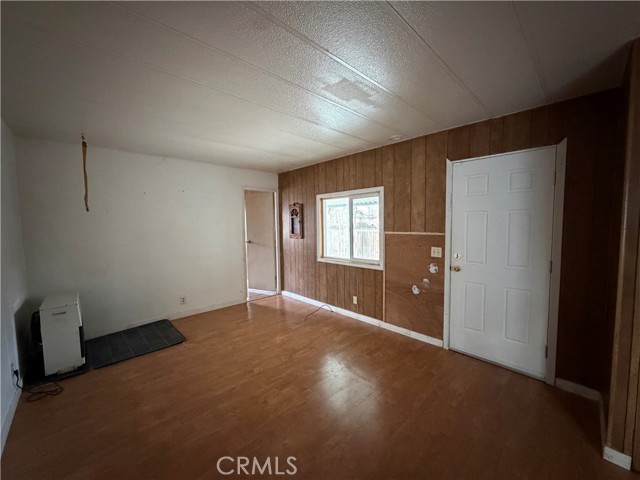 14707 Walnut Avenue, Clearlake