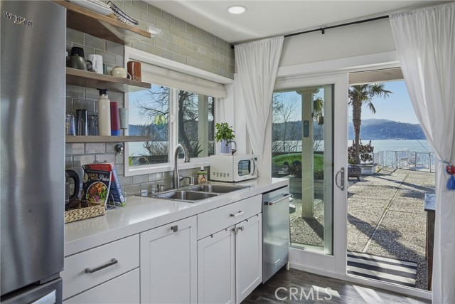 13319 Lakeshore Drive, Clearlake