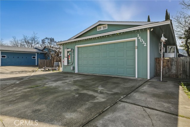 14032 Apple, Clearlake Oaks