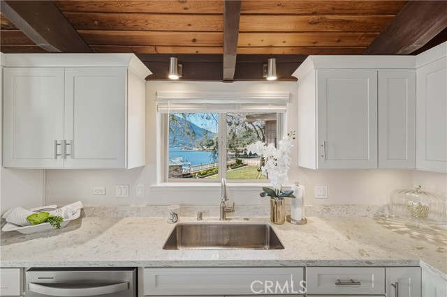 10165 Lakeshore, Clearlake
