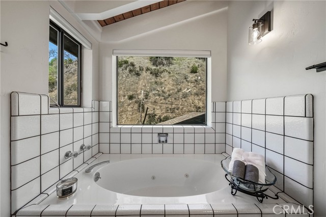10165 Lakeshore, Clearlake