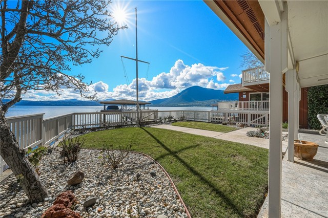10165 Lakeshore, Clearlake