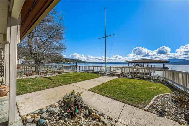 10165 Lakeshore, Clearlake