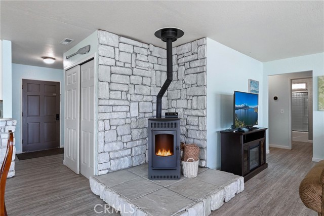 4045 Mesa, Clearlake