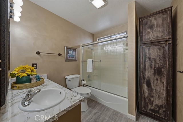 4045 Mesa, Clearlake