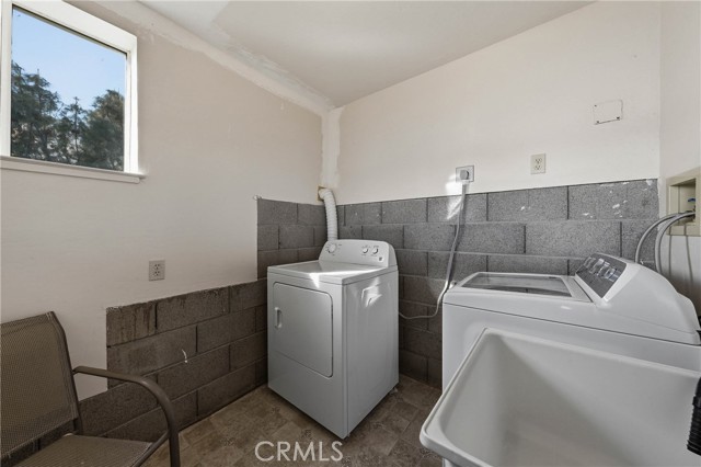 4045 Mesa, Clearlake