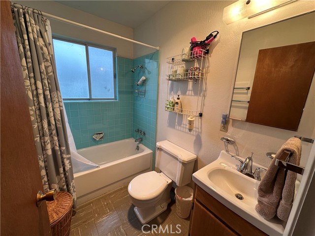 12724 Island, Clearlake Oaks
