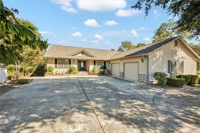 17120 Knollview Drive, Hidden Valley Lake