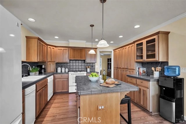 17120 Knollview Drive, Hidden Valley Lake