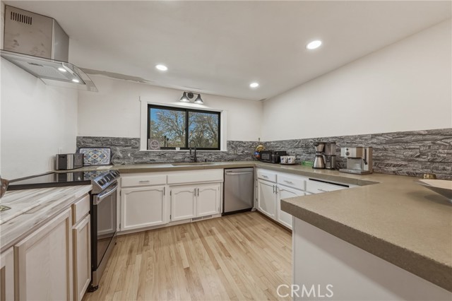 1001 Louis Way, Lakeport