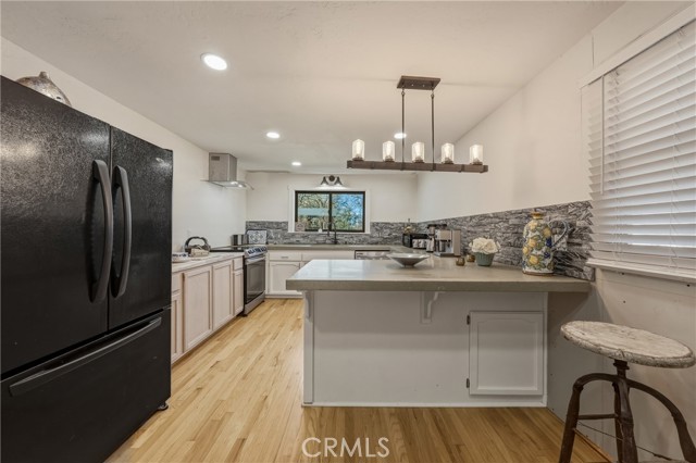 1001 Louis Way, Lakeport
