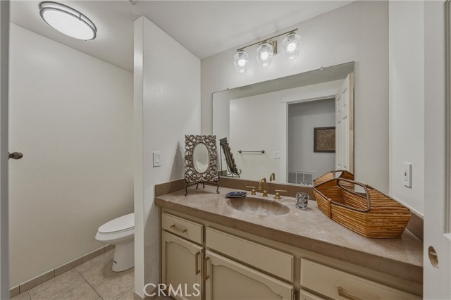 1001 Louis Way, Lakeport