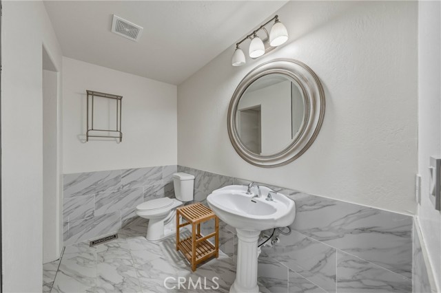 1001 Louis Way, Lakeport