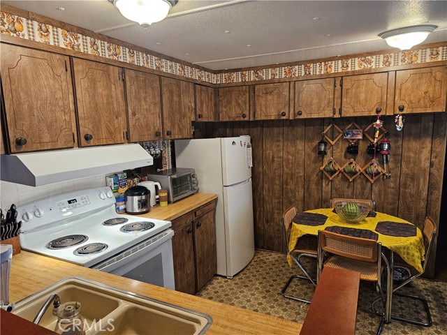 16004 18th Avenue, Clearlake