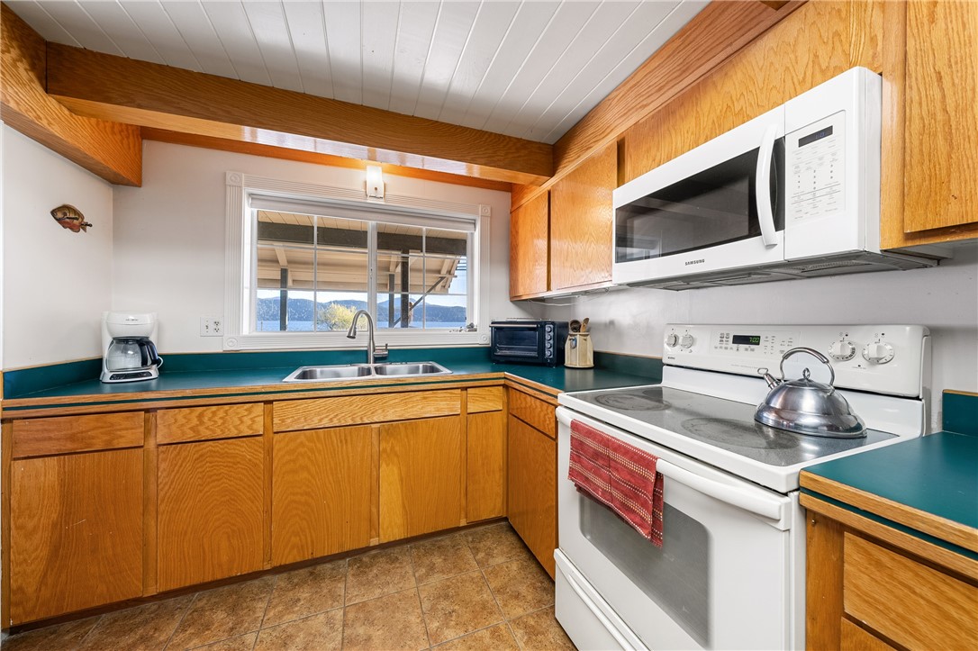 12620 Lakeshore Drive, Clearlake