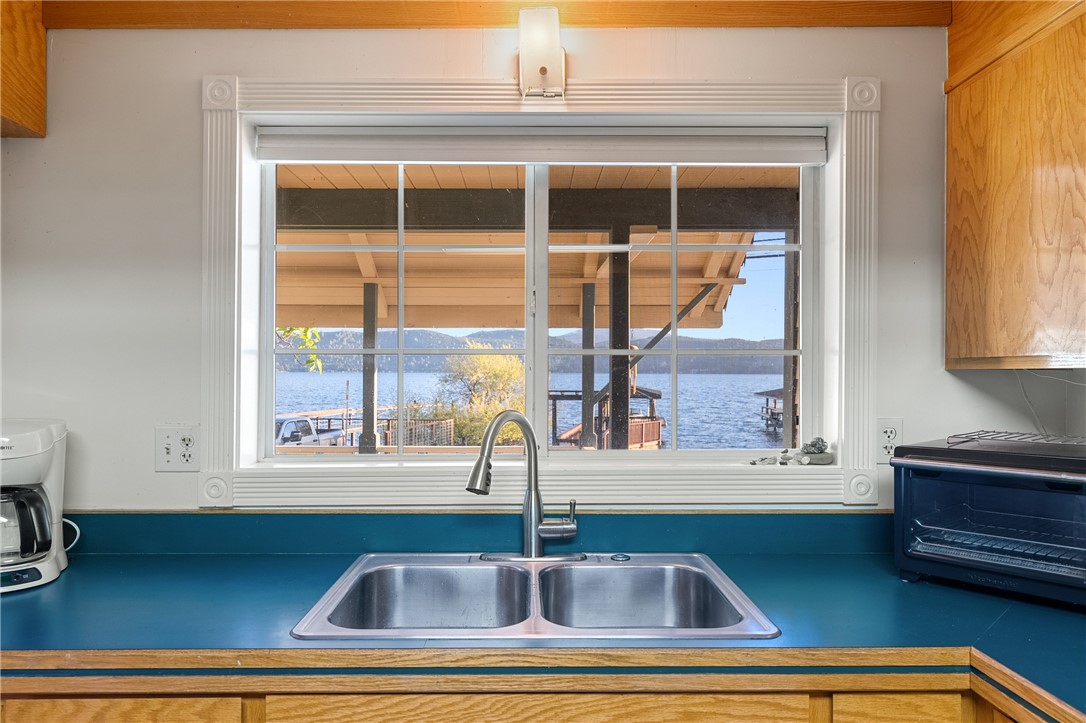 12620 Lakeshore Drive, Clearlake