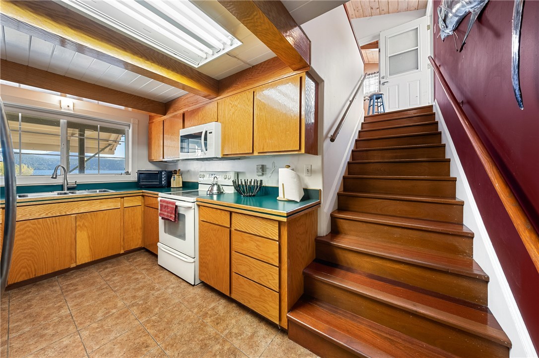 12620 Lakeshore Drive, Clearlake