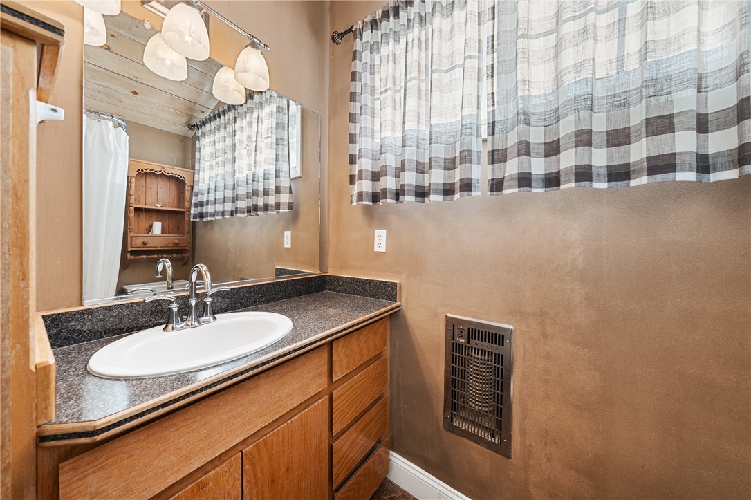 12620 Lakeshore Drive, Clearlake