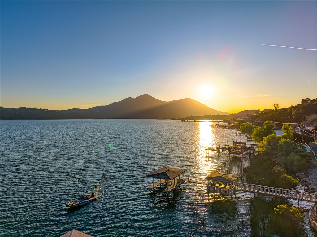 12620 Lakeshore Drive, Clearlake