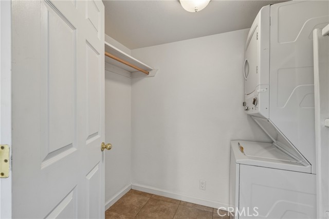 50 E, Lakeport