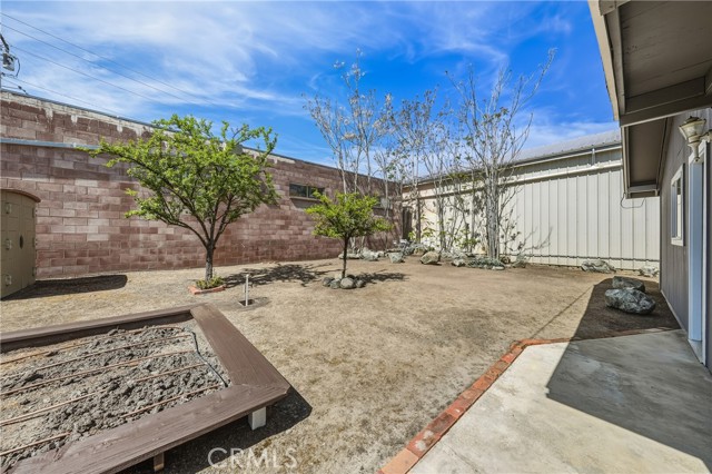 50 E, Lakeport