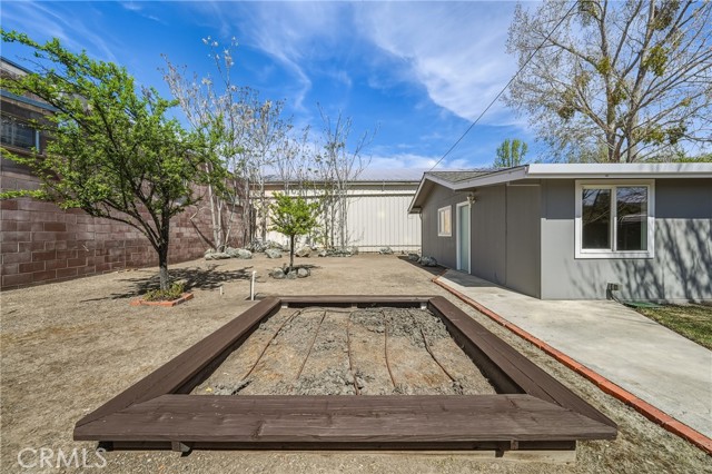 50 E, Lakeport